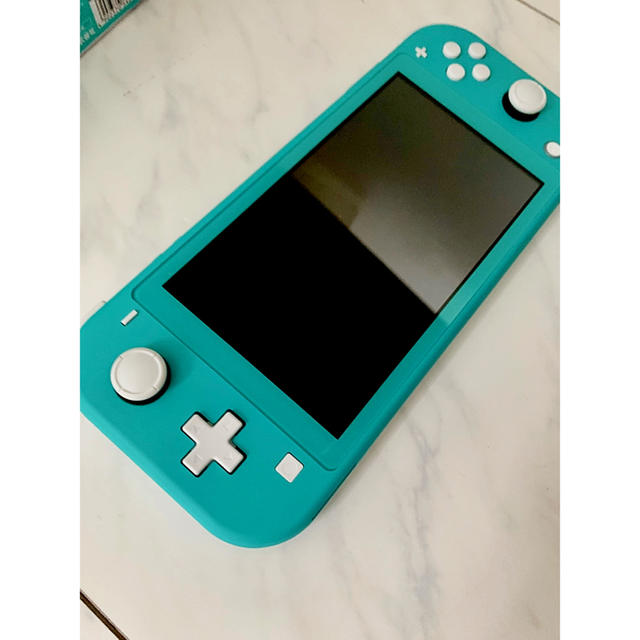 Nintendo Switch(ニンテンドースイッチ)のスイッチライト　nintendo switch ターコイズ エンタメ/ホビーのゲームソフト/ゲーム機本体(家庭用ゲーム機本体)の商品写真