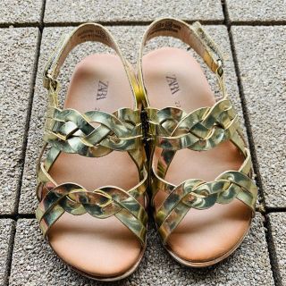 ザラキッズ(ZARA KIDS)のザラ　サンダル　22（13.5cm）(サンダル)