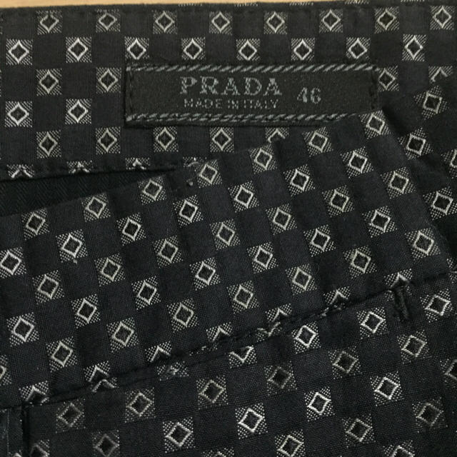 PRADA(プラダ)の【クリーニング済】PRADA パンツ メンズのパンツ(ショートパンツ)の商品写真