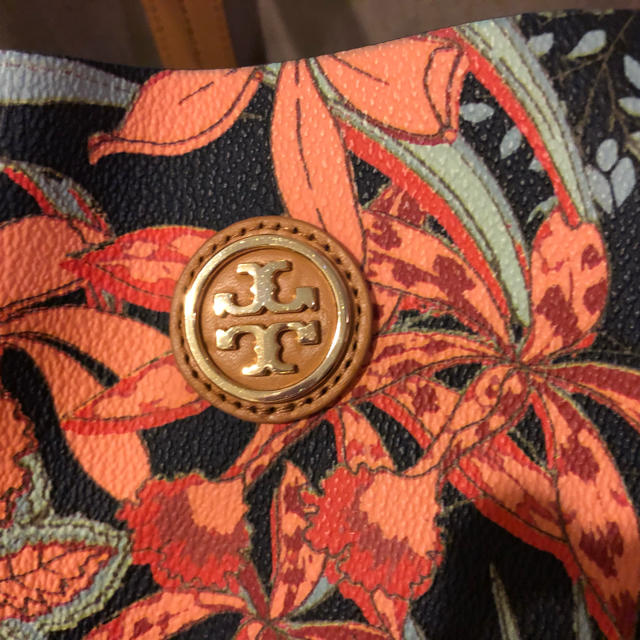 Tory Burch(トリーバーチ)のトリーバーチ  ショルダー トート バッグ 正規品 ほぼ未使用 ボタニカル柄 レディースのバッグ(トートバッグ)の商品写真