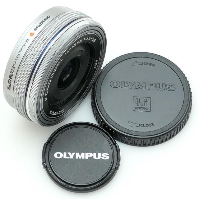 OLYMPUS(オリンパス)のオリンパス14-42EZシルバー スマホ/家電/カメラのカメラ(レンズ(ズーム))の商品写真