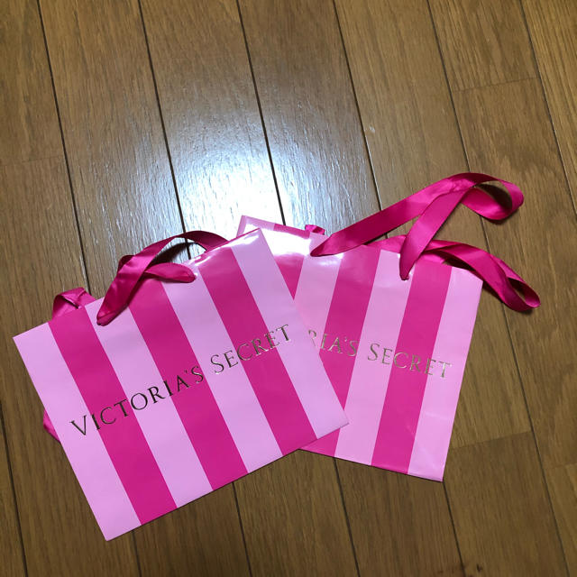 Victoria's Secret(ヴィクトリアズシークレット)のヴィクトリアシークレット　ショップ袋　2枚セット レディースのバッグ(ショップ袋)の商品写真