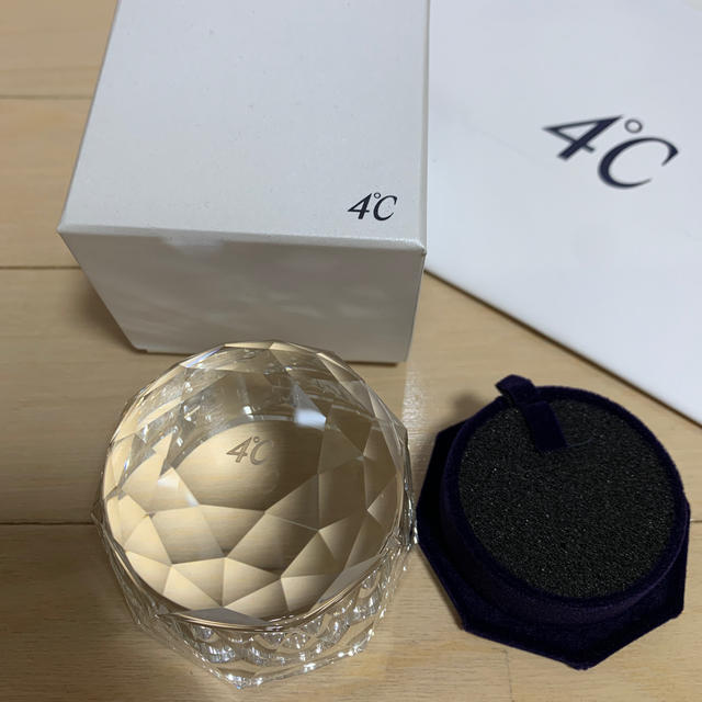 4℃(ヨンドシー)の【美品】4°C クリスタルケース レディースのアクセサリー(その他)の商品写真