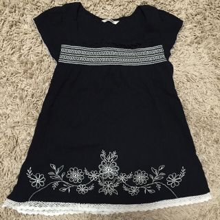 デュラス(DURAS)のDURAS♡刺繍カットソー(カットソー(半袖/袖なし))