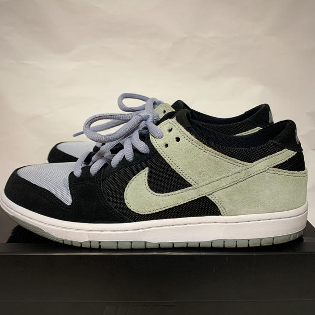 NIKE(ナイキ)のNIKE SB ZOOM DUNK LOW PRO  WOLF GREY メンズの靴/シューズ(スニーカー)の商品写真