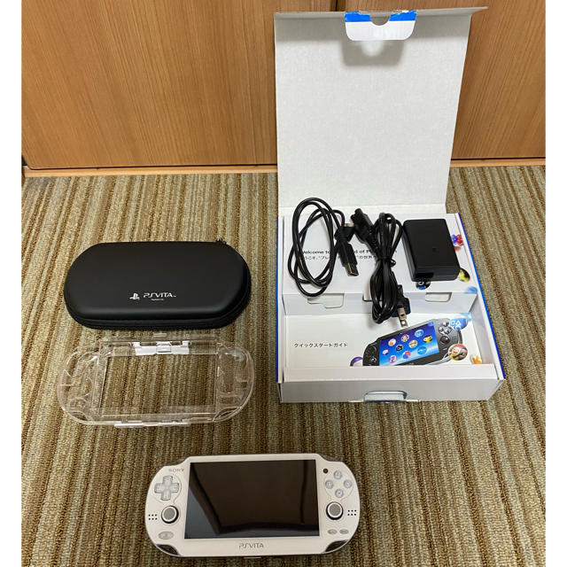 SONY PlayStationVITA 本体  PCH-1100 AB02携帯用ゲーム機本体