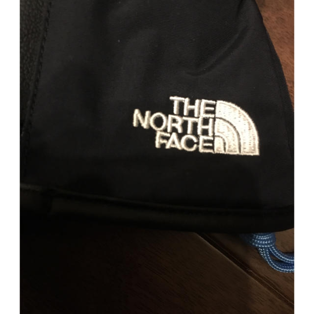 THE NORTH FACE(ザノースフェイス)の正規店 ノースフェイス キッズ ミトン 手袋 XL 身長100センチほど 完売品 キッズ/ベビー/マタニティのこども用ファッション小物(手袋)の商品写真