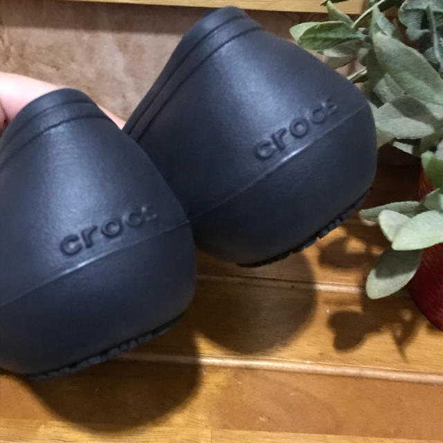 crocs(クロックス)のクロックス　アットワークフラット　ブラック　W6 レディースの靴/シューズ(バレエシューズ)の商品写真