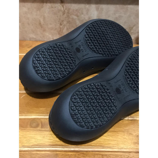 crocs(クロックス)のクロックス　アットワークフラット　ブラック　W6 レディースの靴/シューズ(バレエシューズ)の商品写真