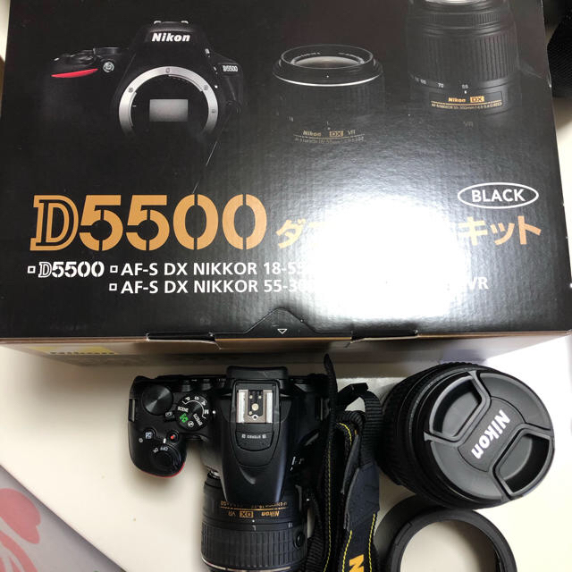 Nikon(ニコン)のNikon D5500 ダブルズームキット BLACK スマホ/家電/カメラのカメラ(デジタル一眼)の商品写真