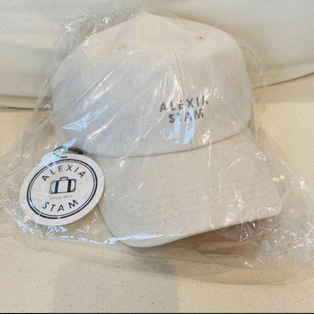 ALEXIA STAM(アリシアスタン)のアリシアスタン 新品タグ付き　即完‼️ Separated Logo Cap レディースの帽子(キャップ)の商品写真