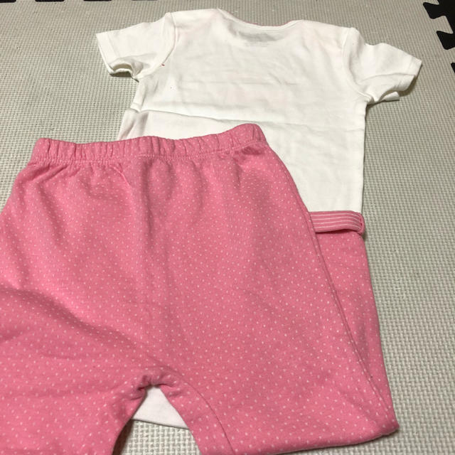 新品未使用 ☆ カーターズ ☆ ロンパース パンツ 2点セット 24m キッズ/ベビー/マタニティのキッズ服女の子用(90cm~)(パジャマ)の商品写真