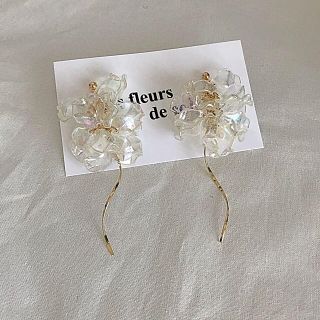 ベルシュカ(Bershka)のclearpetal pierce/earring(ピアス)