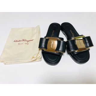 サルヴァトーレフェラガモ(Salvatore Ferragamo)のサンダル(サンダル)