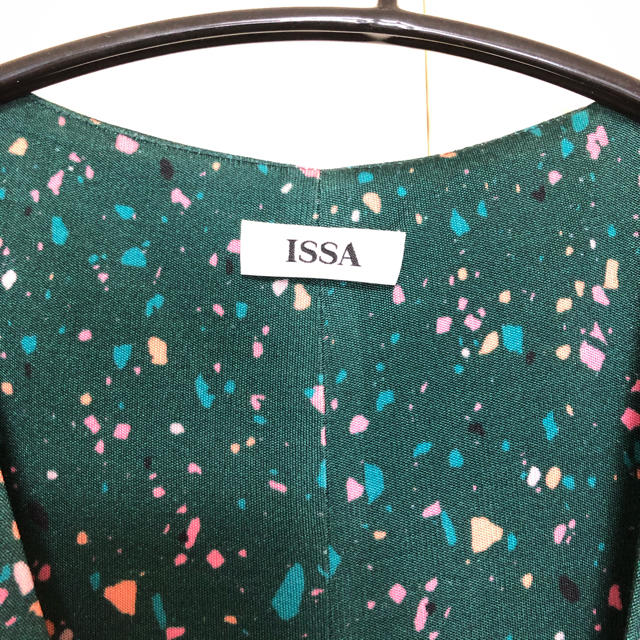 Issa London(イッサロンドン)のISSAワンピース レディースのワンピース(ひざ丈ワンピース)の商品写真