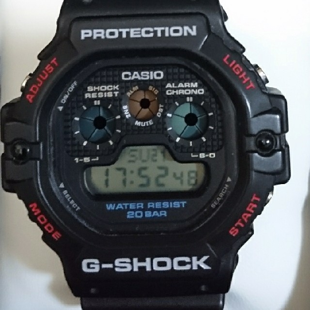 G-SHOCK(ジーショック)のCASIO G-SHOCK DW-5900 メンズの時計(腕時計(デジタル))の商品写真