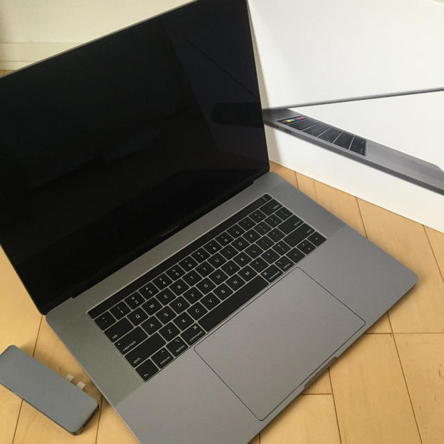 海外 正規品】 Apple - MacBook Pro 2018 15インチ スペースグレイ US ...