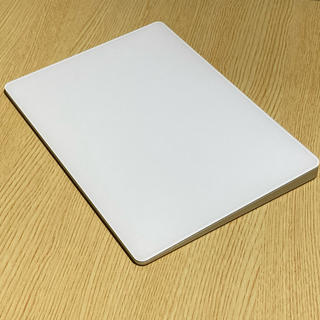 アップル(Apple)の【美品】Magic Trackpad 2 - シルバー(PC周辺機器)