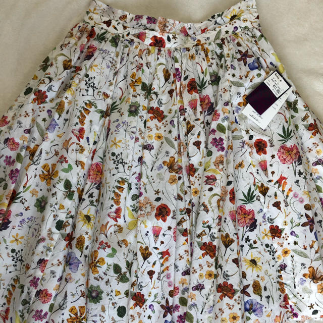 MACPHEE(マカフィー)のマカフィー　ボタニカル　リバティスカート レディースのスカート(ひざ丈スカート)の商品写真