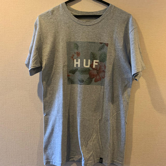 HUF - HUF Tシャツ Sサイズ ハフの通販 by のもたつん。's shop｜ハフ ...