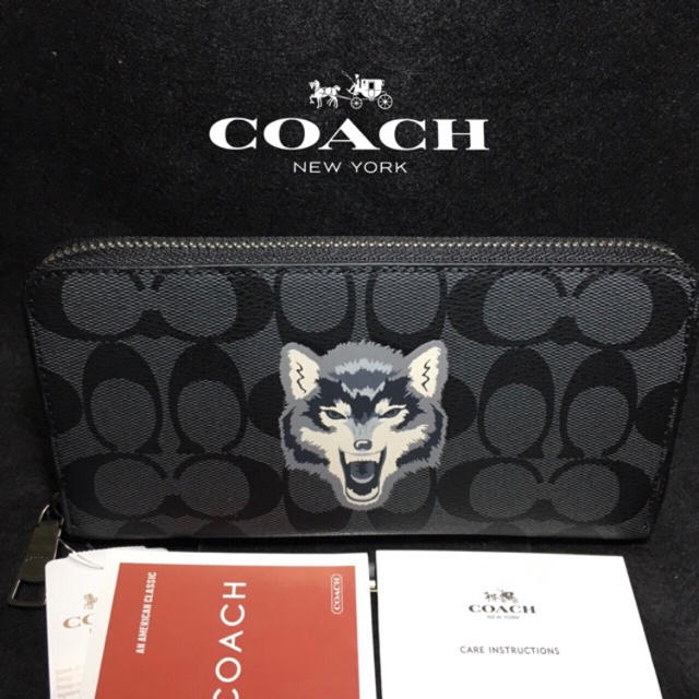 新品未使用　プレゼント用　COACHコーチ　メンズ長財布　シグネチャー黒白紺