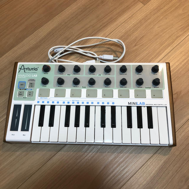 Arturia Minilab MIDIコントローラー 楽器のDTM/DAW(MIDIコントローラー)の商品写真