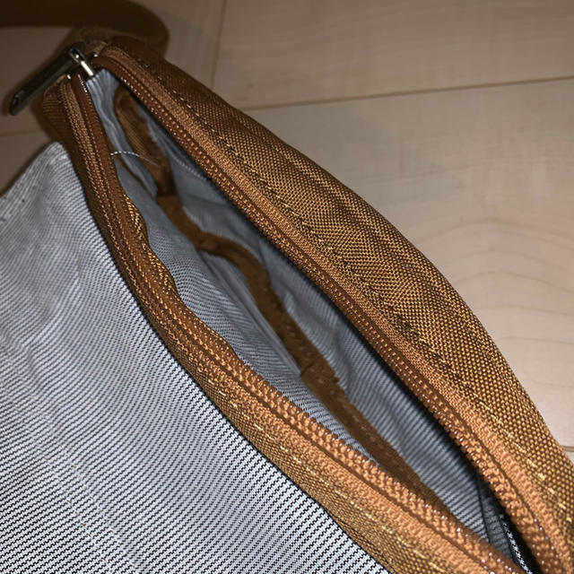 carhartt(カーハート)のCarhartt カーハート ショルダーバッグ レディースのバッグ(ショルダーバッグ)の商品写真