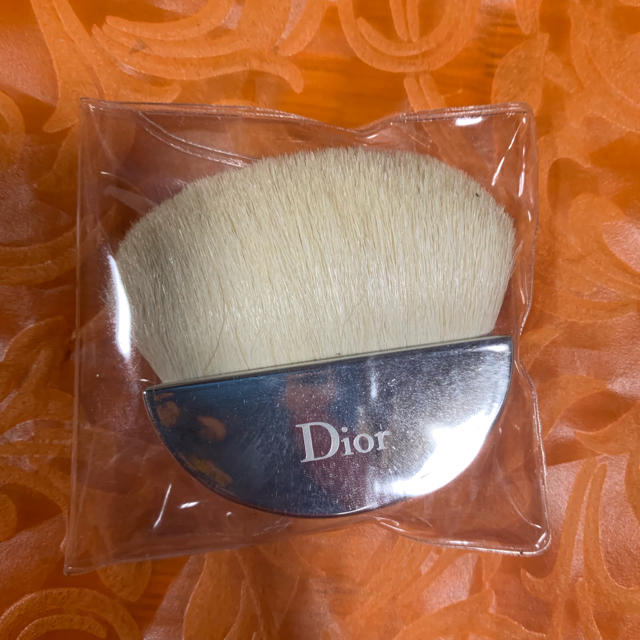 Dior(ディオール)のDior フェイスブラシ コスメ/美容のメイク道具/ケアグッズ(チーク/フェイスブラシ)の商品写真