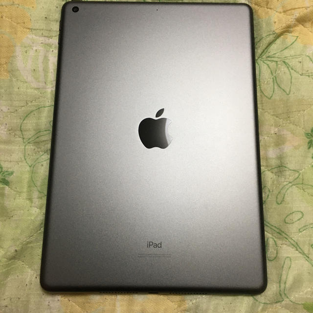 iPad(アイパッド)のIpad 第7世代32GB スペースグレー　美品 スマホ/家電/カメラのPC/タブレット(タブレット)の商品写真