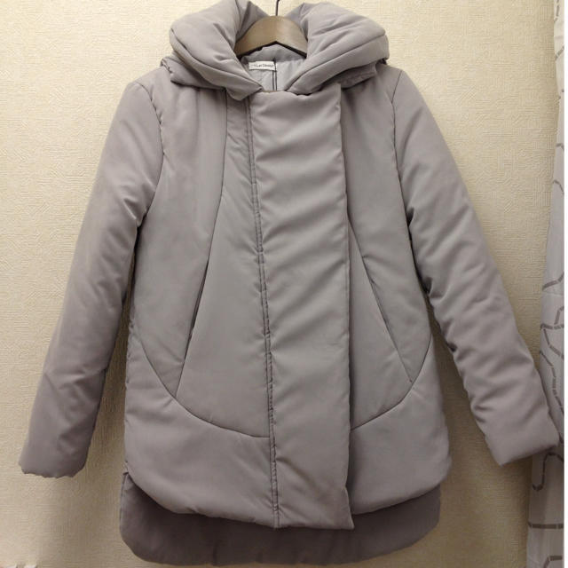 値下げ！グレーの中綿アウター レディースのジャケット/アウター(ダウンジャケット)の商品写真
