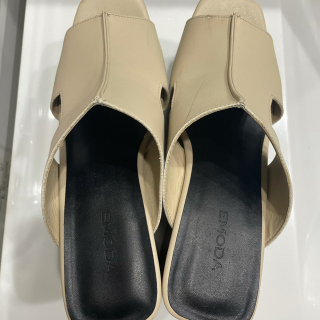 EMODA(エモダ)のEMODA カッティングハイバルキーヒール 厚底 サンダル レディースの靴/シューズ(サンダル)の商品写真