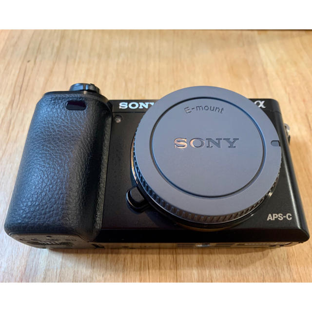 SONY(ソニー)のa6000 ボディ　ブラック　中古美品 スマホ/家電/カメラのカメラ(ミラーレス一眼)の商品写真