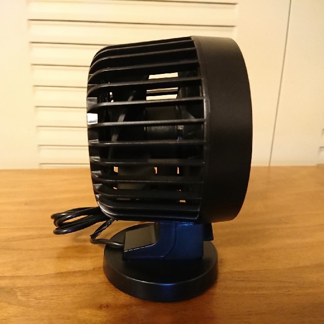 MUJI (無印良品)(ムジルシリョウヒン)の美品 無印良品 USBデスクファン（低騒音ファン）ブラック スマホ/家電/カメラの冷暖房/空調(扇風機)の商品写真