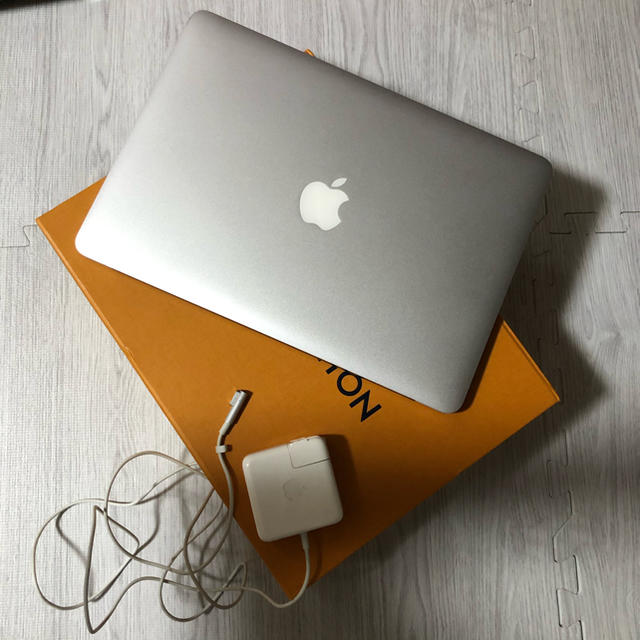 初心者もOK★Apple MacBook Air a1369 256GB 完動品4GB容量