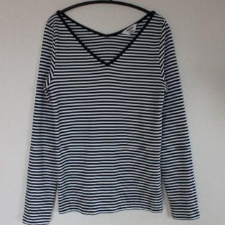 イエナ(IENA)の【美品】IENA　AURALEE　Vネック　Tシャツ　プルオーバー(カットソー(長袖/七分))