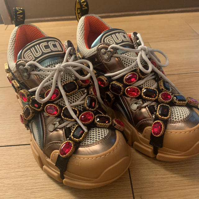 人気商品の Gucci グッチ フラッシュトレックスニーカー GUCCI