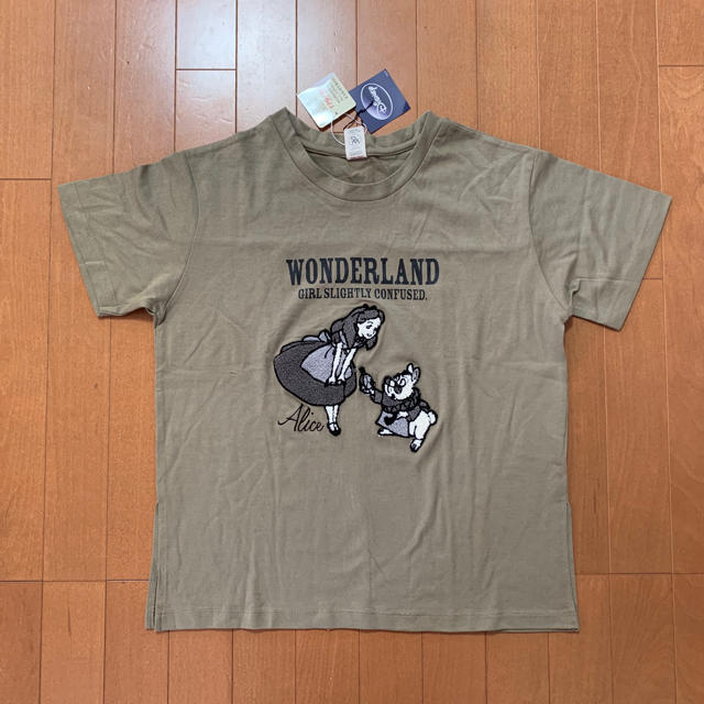 ふしぎの国のアリス(フシギノクニノアリス)の新品☆ ニコルクラブＷＧディズニーのアリスインワンダーランドボアＴシャツ レディースのトップス(Tシャツ(半袖/袖なし))の商品写真