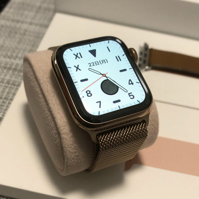 Apple Watch(アップルウォッチ)の【美品】Apple Watch Series5 40mm【純正ベルト2種類】 メンズの時計(腕時計(デジタル))の商品写真