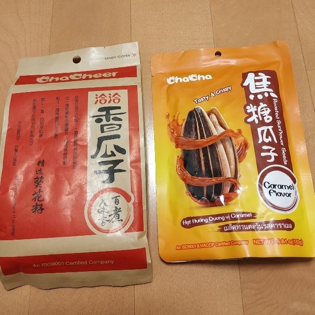 食用ひまわりの種　洽洽焦糖瓜子　2種類セットの通販　食べ比べチャチャ　Nomisuke's　shop｜ラクマ　洽洽五香瓜子　by