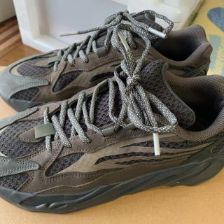 アディダス(adidas)のadidas YEEZY BOOST 700 V2 EG6860(スニーカー)