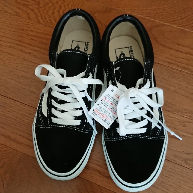 VANS(ヴァンズ)の新品 未使用 VANS オールドスクール 23.5 レディースの靴/シューズ(スニーカー)の商品写真