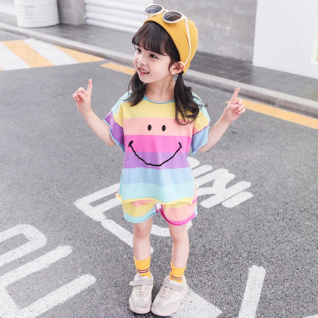 セール ども服 セットアップ Tシャツ パンツ ニコちゃん レインボー 上下 キッズ/ベビー/マタニティのキッズ服女の子用(90cm~)(Tシャツ/カットソー)の商品写真