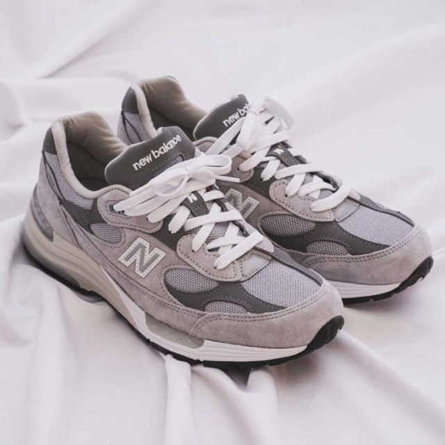 New Balance(ニューバランス)のnew balance M992 GR メンズの靴/シューズ(スニーカー)の商品写真