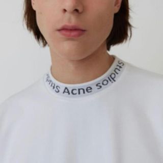 アクネ(ACNE)のacne studios tシャツ　モックネック　ホワイト(Tシャツ/カットソー(半袖/袖なし))