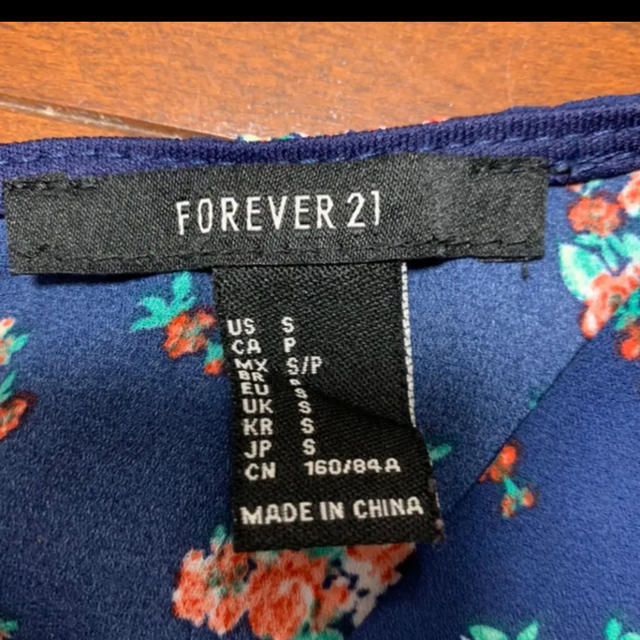 FOREVER 21(フォーエバートゥエンティーワン)のforever21 花柄ワンピース【最終値下げ】 レディースのワンピース(ミニワンピース)の商品写真