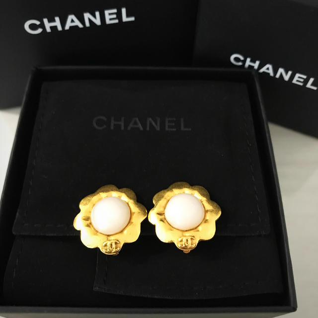 CHANEL(シャネル)の❤️CHANEL❤️  フラワーヴィンテージイヤリング レディースのアクセサリー(ピアス)の商品写真