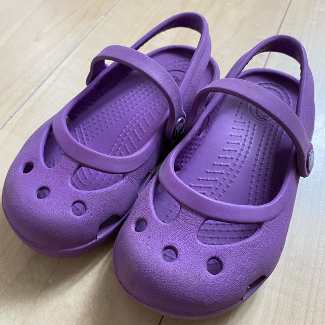 crocs(クロックス)の最終値下げ　キッズサンダル　クロックス　c8 15.5㎝ キッズ/ベビー/マタニティのキッズ靴/シューズ(15cm~)(サンダル)の商品写真