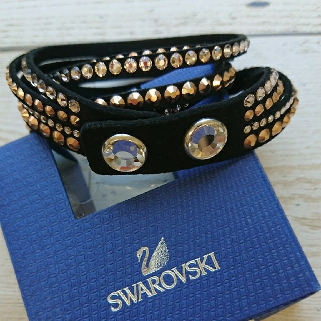 SWAROVSKI(スワロフスキー)のSWAROVSKI スワロフスキー ブレスレット レディースのアクセサリー(ブレスレット/バングル)の商品写真