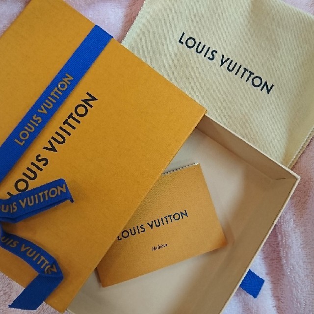 LOUIS VUITTON(ルイヴィトン)のルイヴィトン box レディースのバッグ(ショップ袋)の商品写真