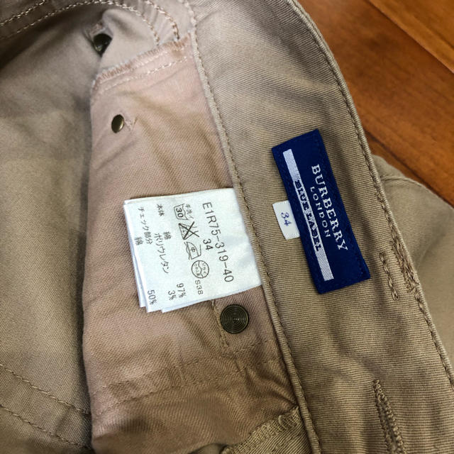 BURBERRY BLUE LABEL(バーバリーブルーレーベル)のバーバリー  七分パンツ  サイズ34  値下げします！ レディースのパンツ(カジュアルパンツ)の商品写真